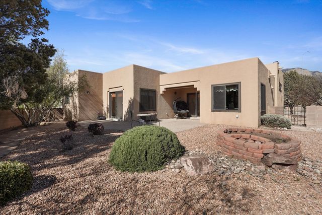 2321 Calle De Gabriel NE, Albuquerque, NM 87122