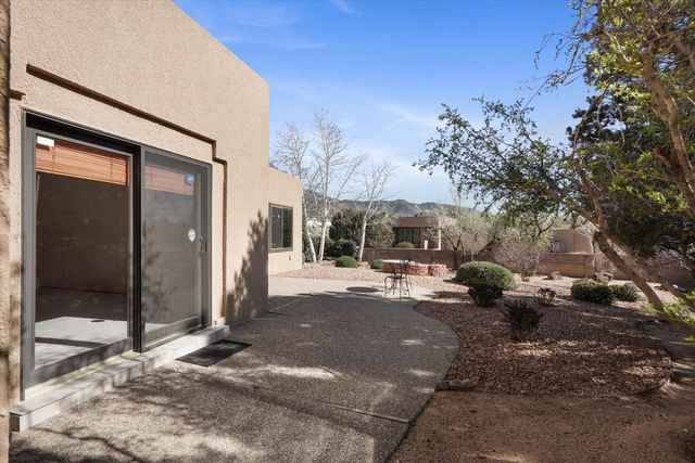 2321 Calle De Gabriel NE, Albuquerque, NM 87122