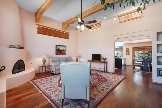 2321 Calle De Gabriel NE, Albuquerque, NM 87122