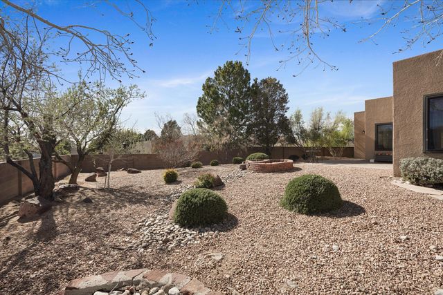 2321 Calle De Gabriel NE, Albuquerque, NM 87122