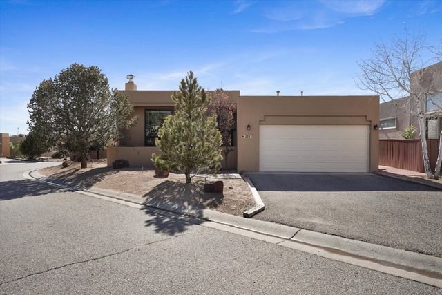 2321 Calle De Gabriel NE, Albuquerque, NM 87122