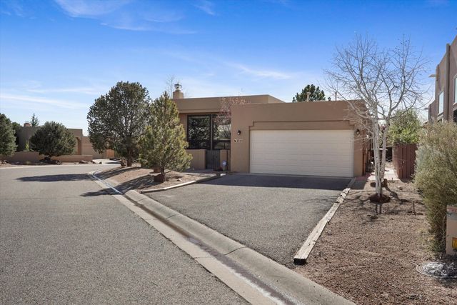 2321 Calle De Gabriel NE, Albuquerque, NM 87122