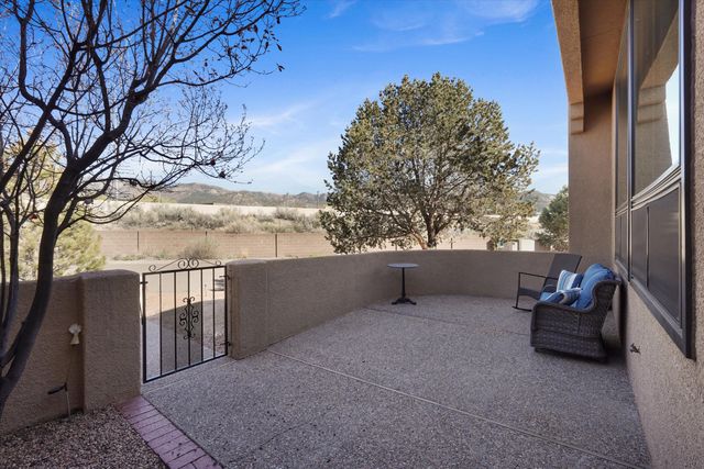 2321 Calle De Gabriel NE, Albuquerque, NM 87122