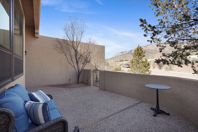 2321 Calle De Gabriel NE, Albuquerque, NM 87122