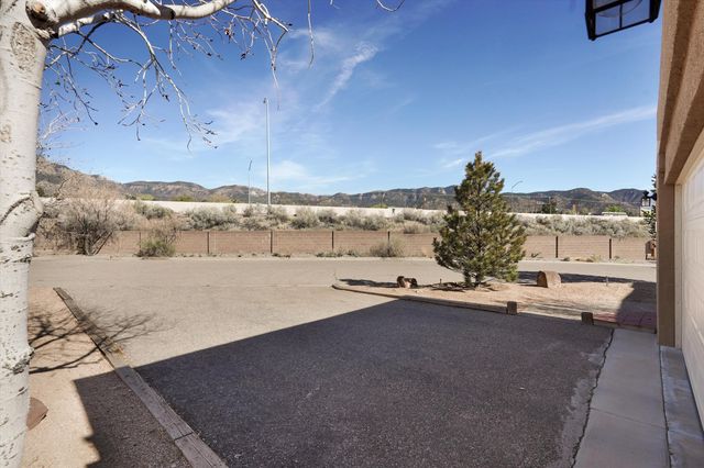 2321 Calle De Gabriel NE, Albuquerque, NM 87122