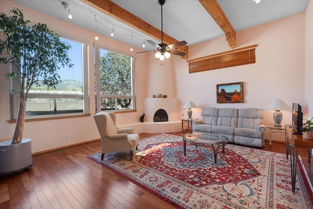 2321 Calle De Gabriel NE, Albuquerque, NM 87122