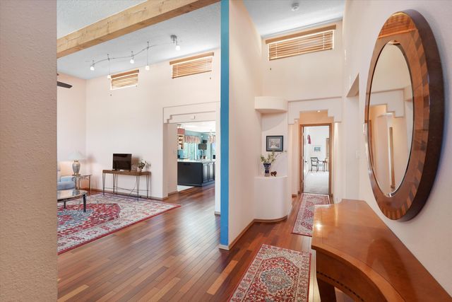 2321 Calle De Gabriel NE, Albuquerque, NM 87122