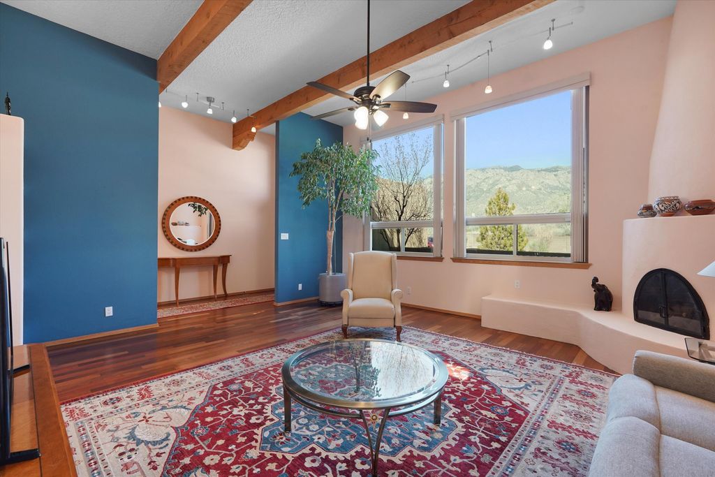 2321 Calle De Gabriel NE, Albuquerque, NM 87122