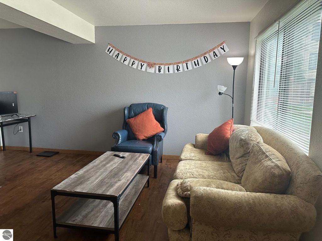 Image 2 of property listing at 1825 D7 S Crawford Road # D7, Mt Pleasant, MI 48858