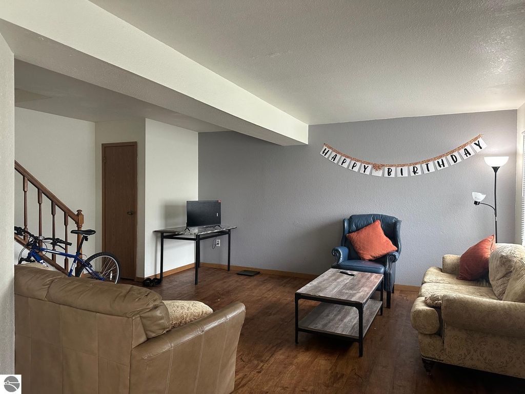 Image 3 of property listing at 1825 D7 S Crawford Road # D7, Mt Pleasant, MI 48858