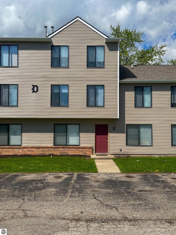 Image 7 of property listing at 1825 D7 S Crawford Road # D7, Mt Pleasant, MI 48858