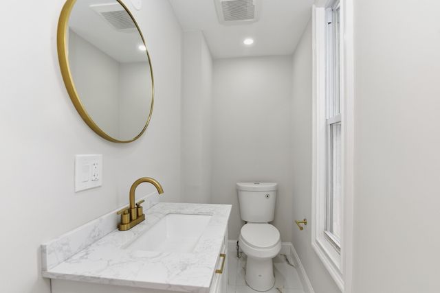 9 Cross St, Somerville, MA 02145