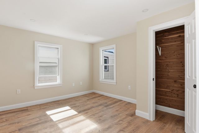 9 Cross St, Somerville, MA 02145