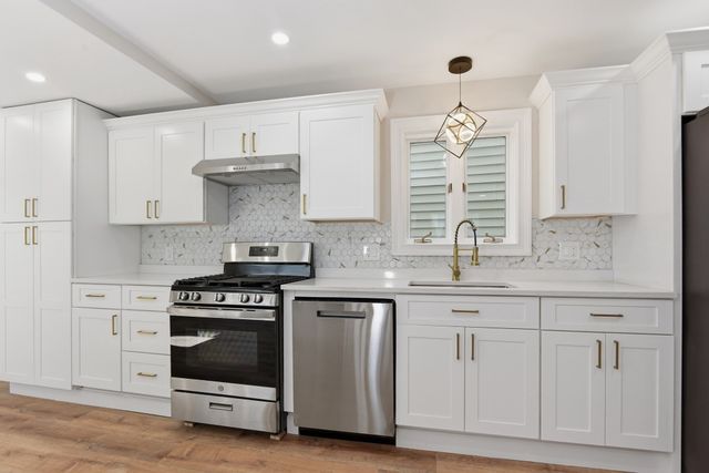 9 Cross St, Somerville, MA 02145