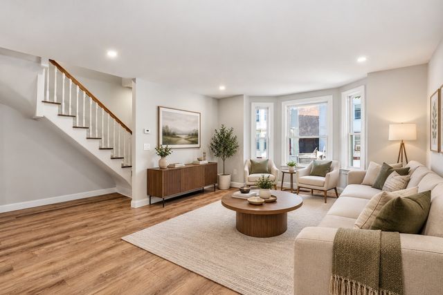 9 Cross St, Somerville, MA 02145