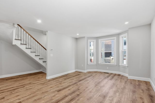 9 Cross St, Somerville, MA 02145