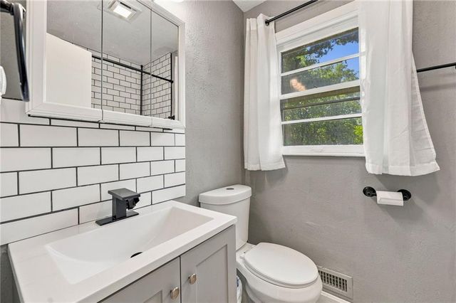 3157 Cleveland Avenue, Kansas City, KS 66104