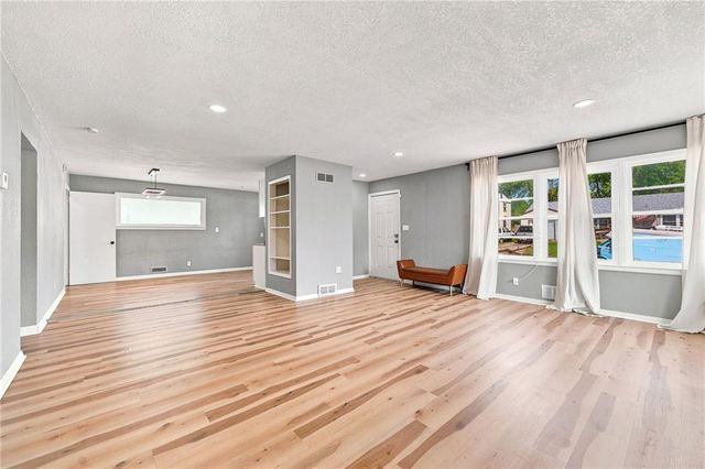 3157 Cleveland Avenue, Kansas City, KS 66104
