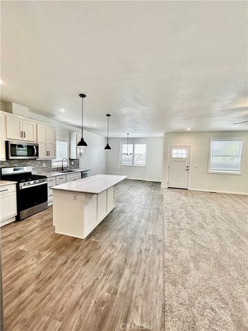 1536 S state Street 112, Hemet, CA 92543