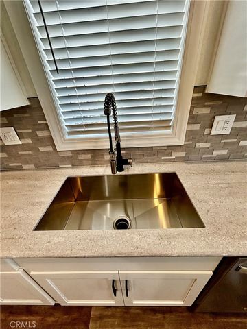 1536 S state Street 112, Hemet, CA 92543