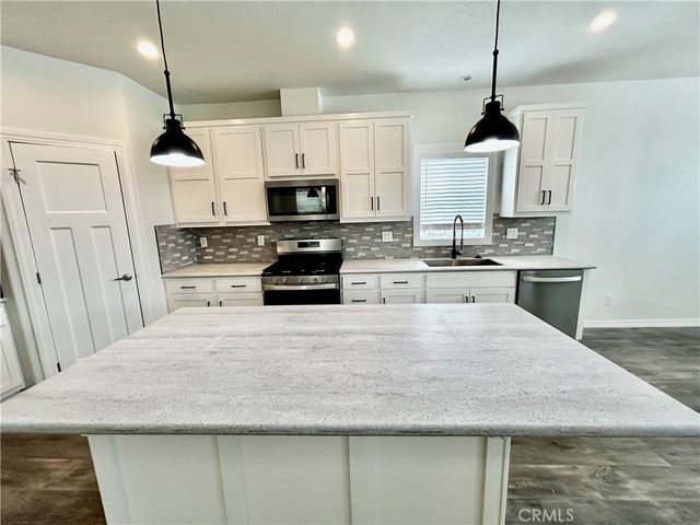 1536 S state Street 112, Hemet, CA 92543