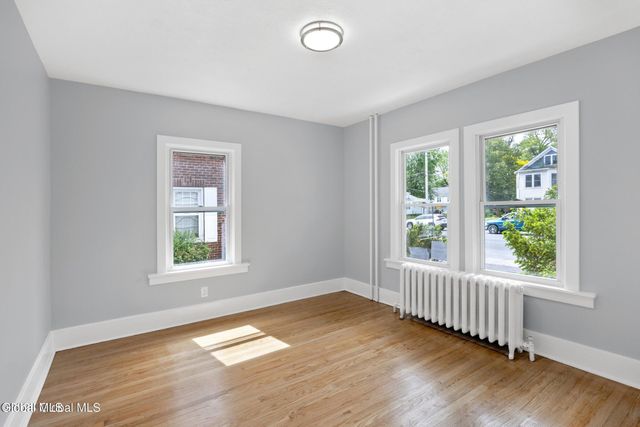 979 Washington Avenue, Albany, NY 12206