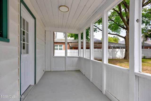 979 Washington Avenue, Albany, NY 12206