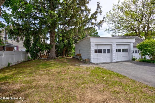 979 Washington Avenue, Albany, NY 12206