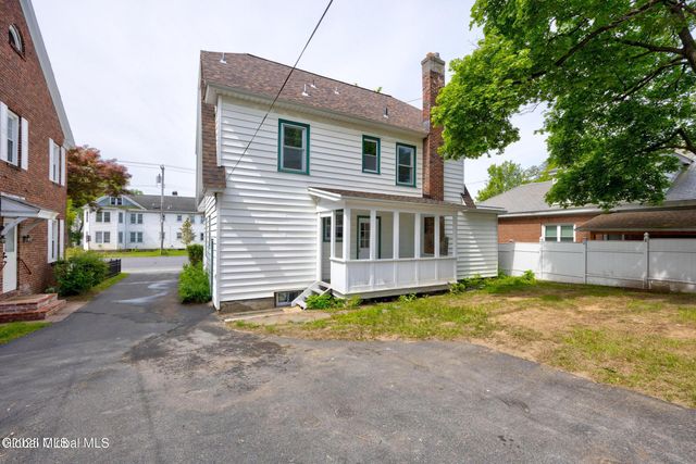 979 Washington Avenue, Albany, NY 12206