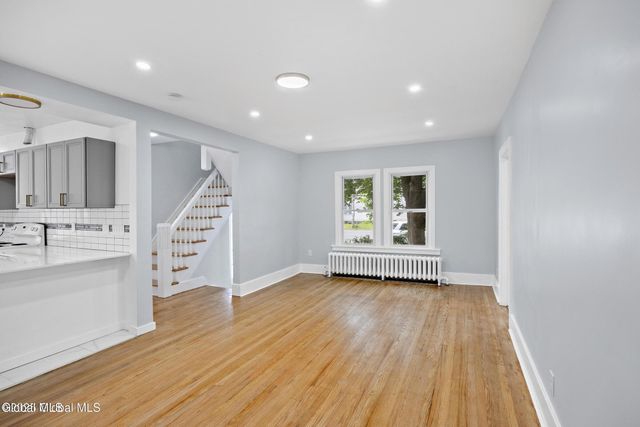 979 Washington Avenue, Albany, NY 12206