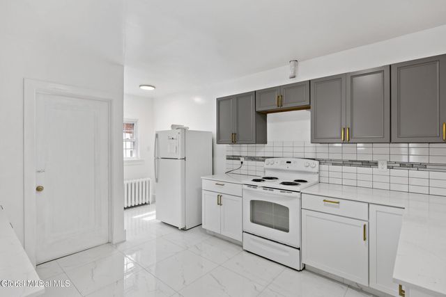 979 Washington Avenue, Albany, NY 12206