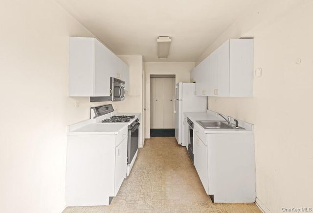 18-75 Corporal Kennedy Street 3J, Bayside, NY 11360