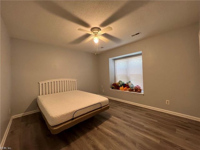 4025 Oak Moss CT, Chesapeake, VA 23321