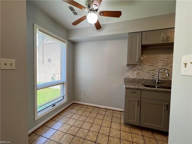 4025 Oak Moss CT, Chesapeake, VA 23321