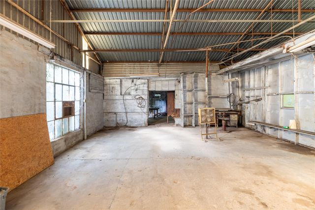 305 Bryan Street, Glen Rose, TX 76043