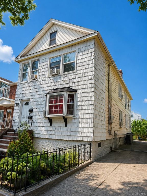 121-53 6TH Av, Flushing, NY 11356 — photo 2