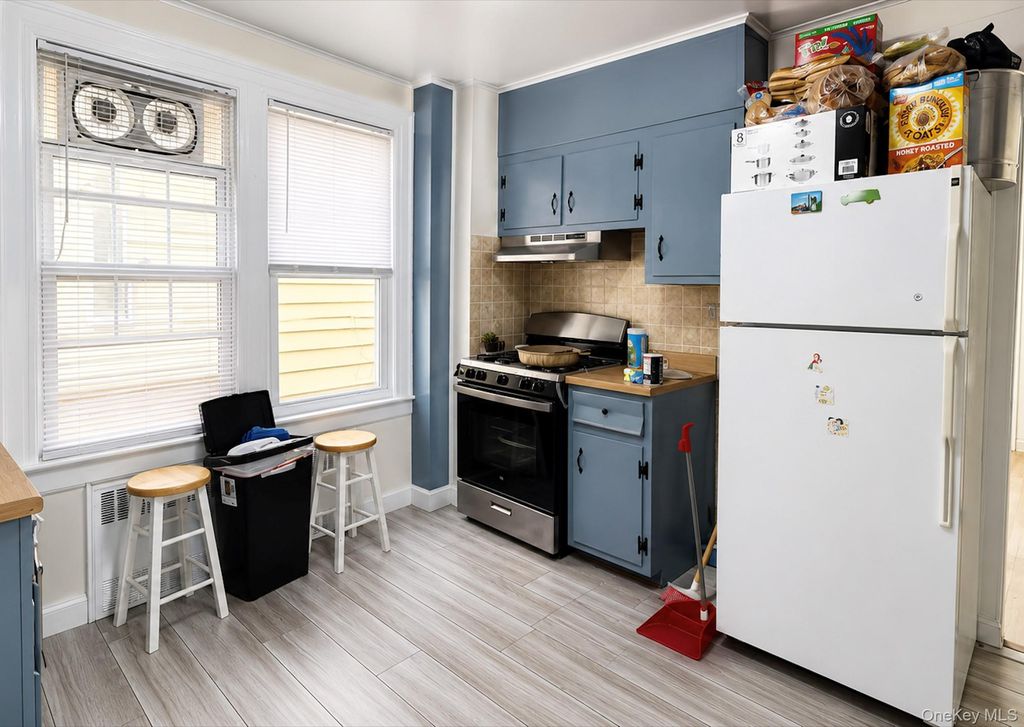 121-53 6TH Av, Flushing, NY 11356 — photo 3