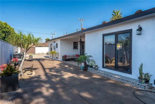 17912 Merrill, Fontana, CA 92335