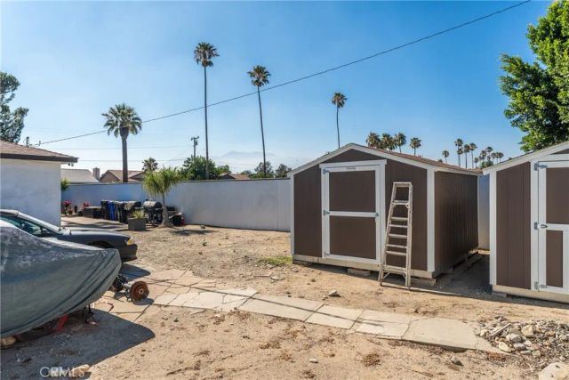17912 Merrill, Fontana, CA 92335