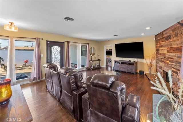 17912 Merrill, Fontana, CA 92335