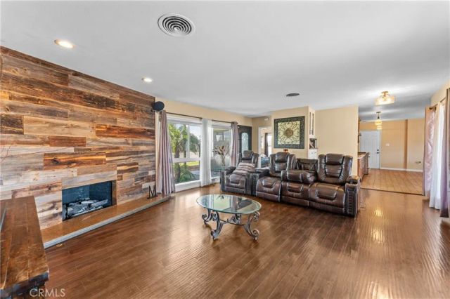 17912 Merrill, Fontana, CA 92335