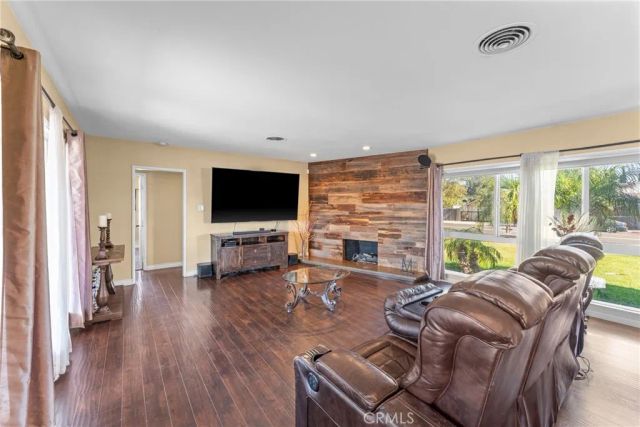 17912 Merrill, Fontana, CA 92335