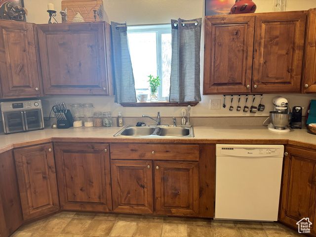 580 E MAIN ST, Myton, UT 84052