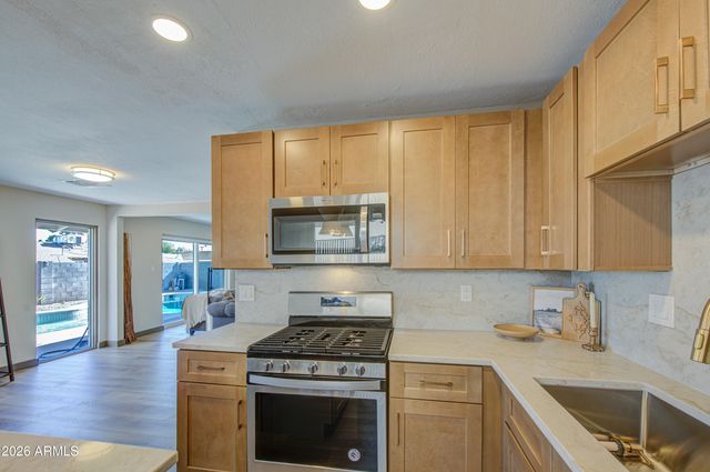 3823 W ROSE Lane, Phoenix, AZ 85019