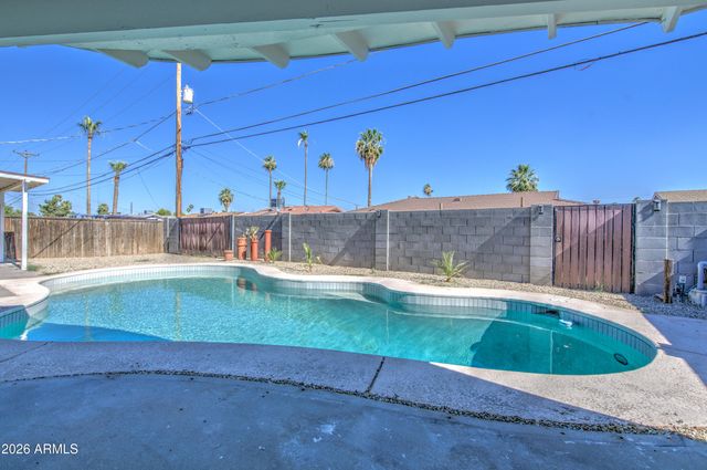 3823 W ROSE Lane, Phoenix, AZ 85019
