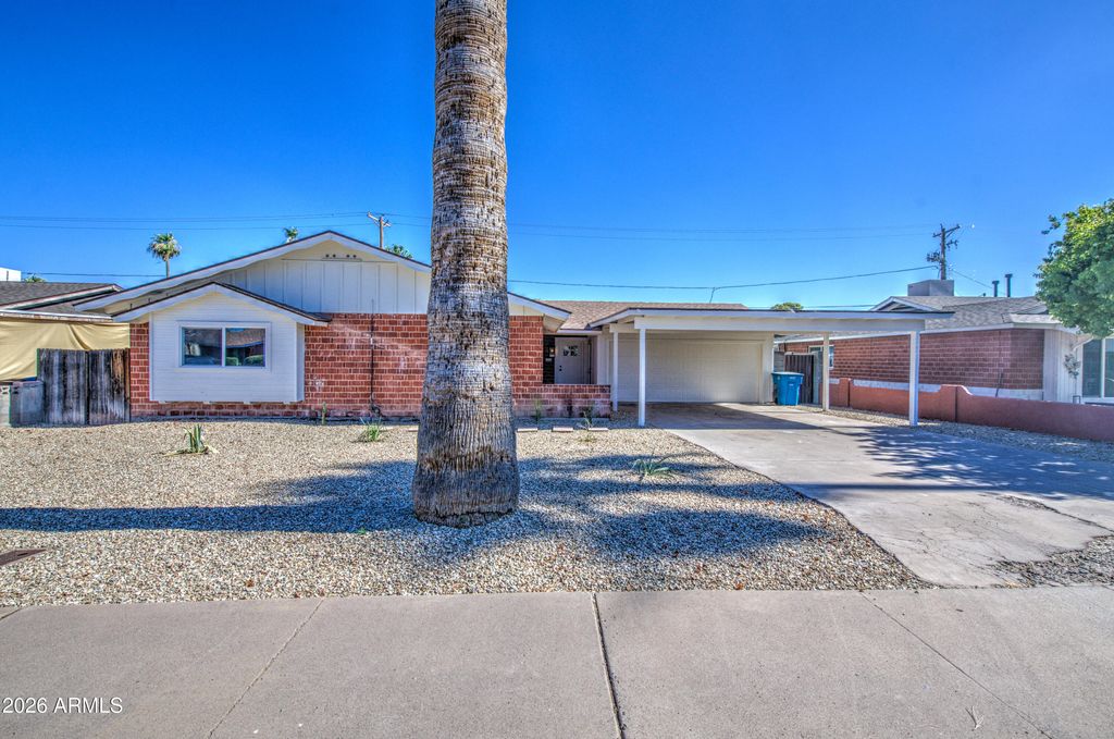 3823 W ROSE Lane, Phoenix, AZ 85019 — photo 2