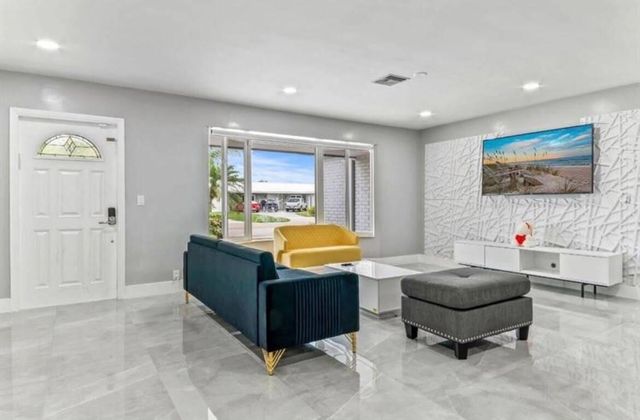4811 HAYES Street, Hollywood, FL 33021