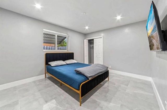 4811 HAYES Street, Hollywood, FL 33021