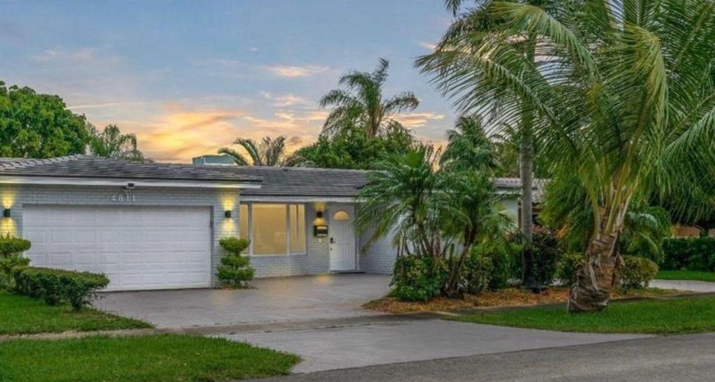 4811 HAYES Street, Hollywood, FL 33021
