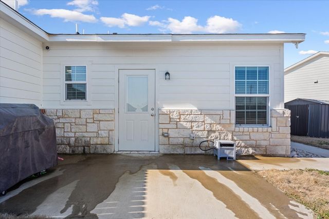 518 Alamo Court, Mcgregor, TX 76657
